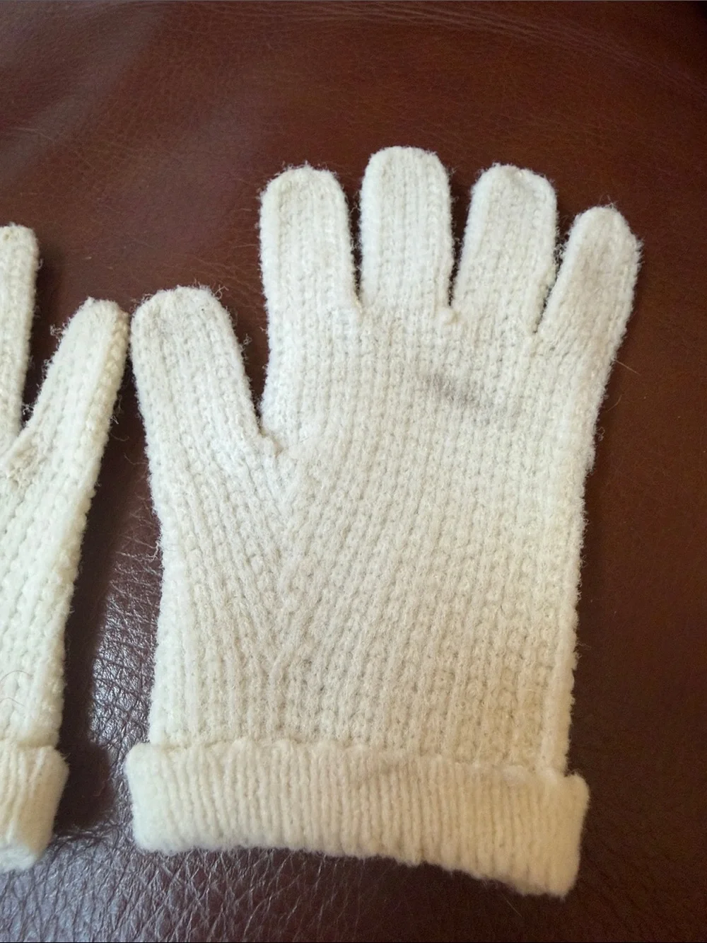 Collectable 1950’s Cream Knit Beaded Trim Baby Gloves